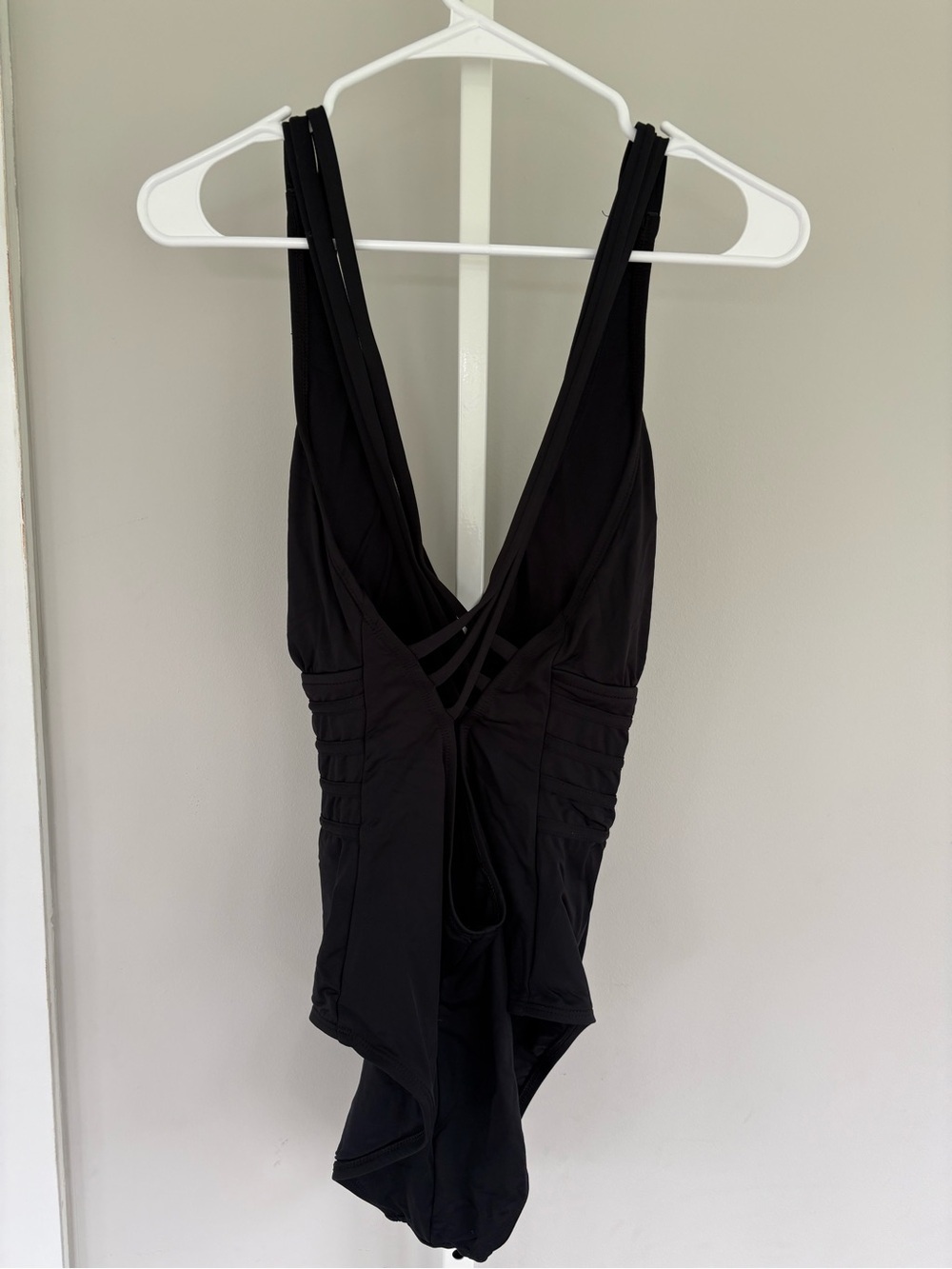 La Blanca Island Goddess Strappy Back One Piece Swimsuit Black Size L - Picture 4 of 6